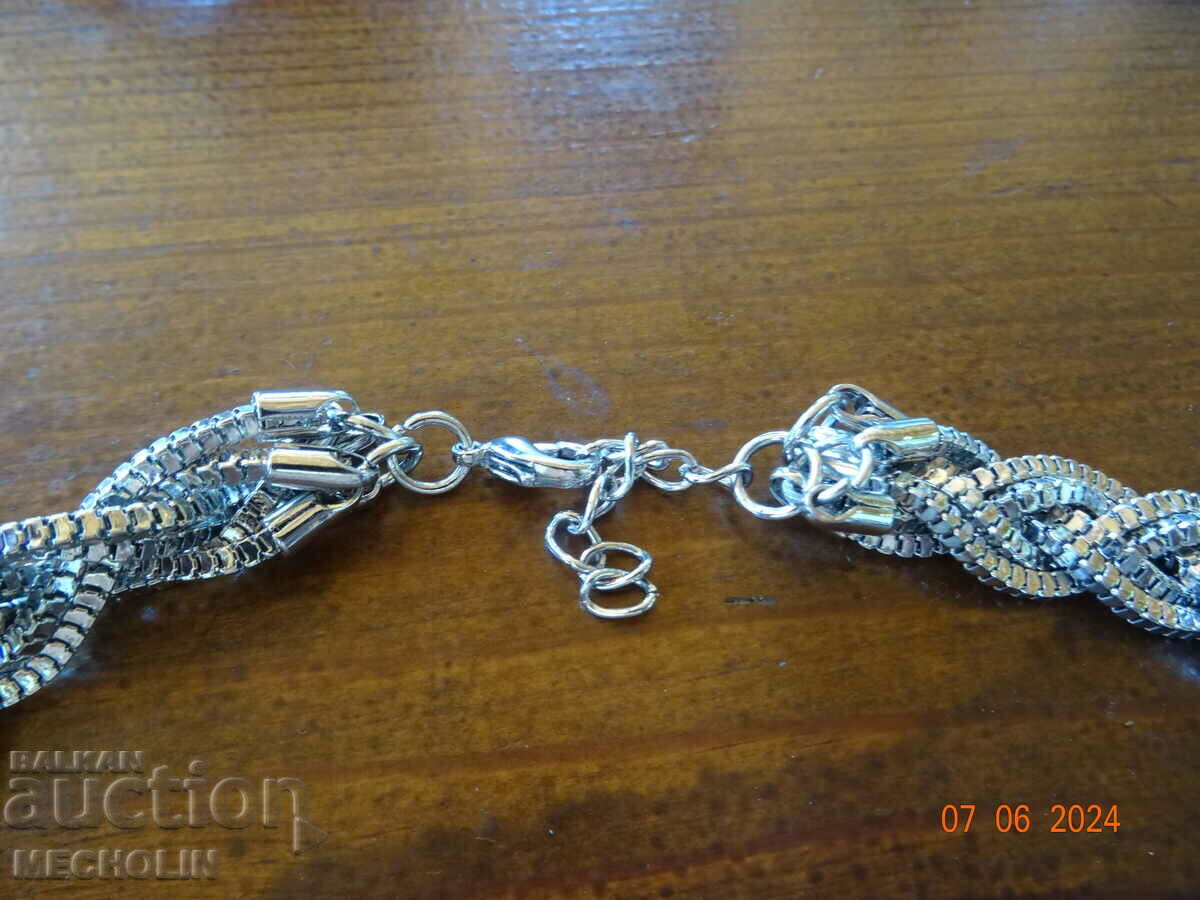 Auction BEAUTIFUL CHAIN NECKLACE Auction BEAUTIFUL CHAIN NECKLACE