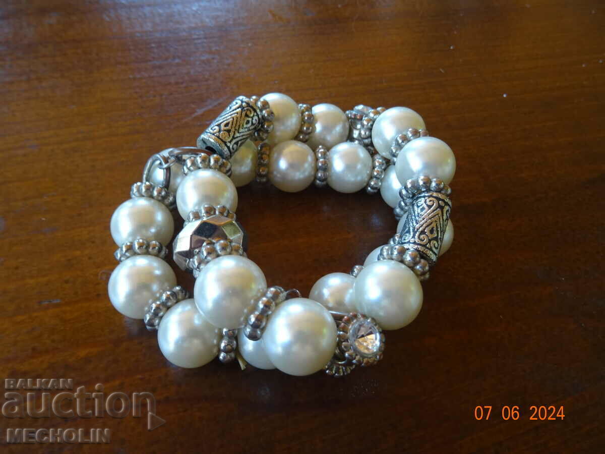 Delivery of BEAUTIFUL BRACELET 2 Delivery of BEAUTIFUL BRACELET 2