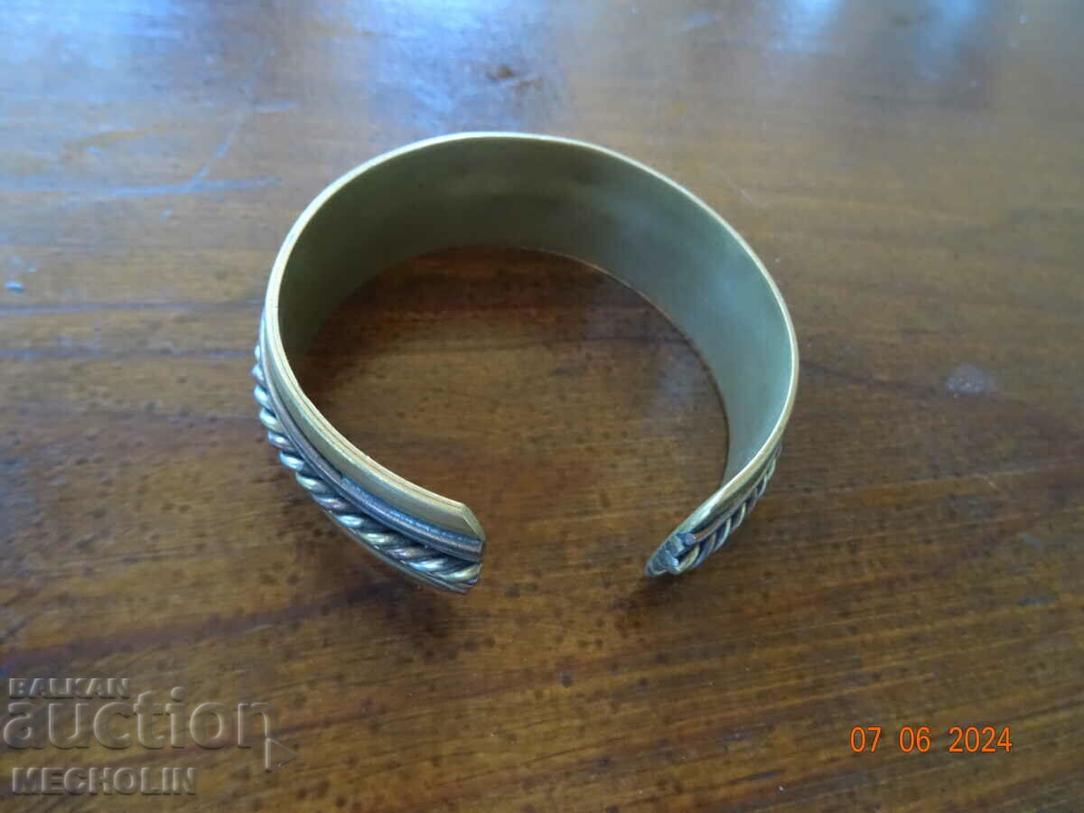 BEAUTIFUL BRACELET 4 with price 5.00 BGN | € 2.56 BEAUTIFUL BRACELET 4 with price 5.00 BGN | € 2.56