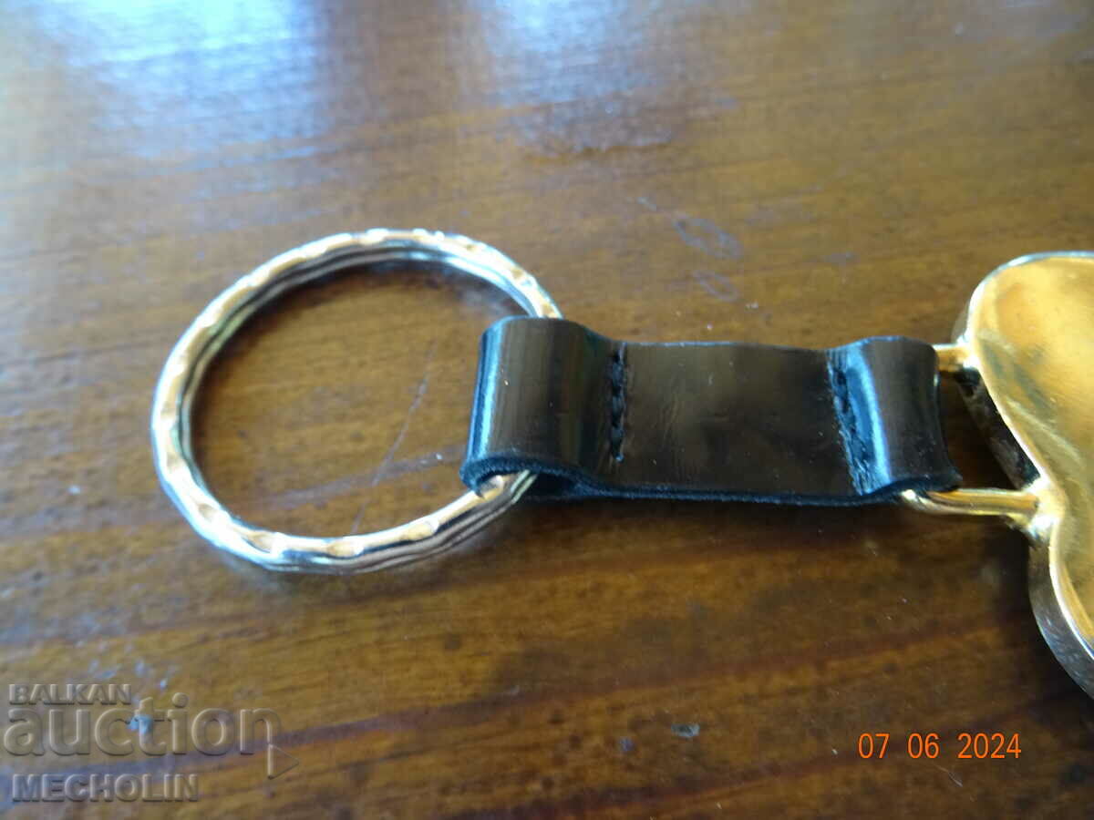 Auction BEAUTIFUL KEY HOLDER 2 Auction BEAUTIFUL KEY HOLDER 2