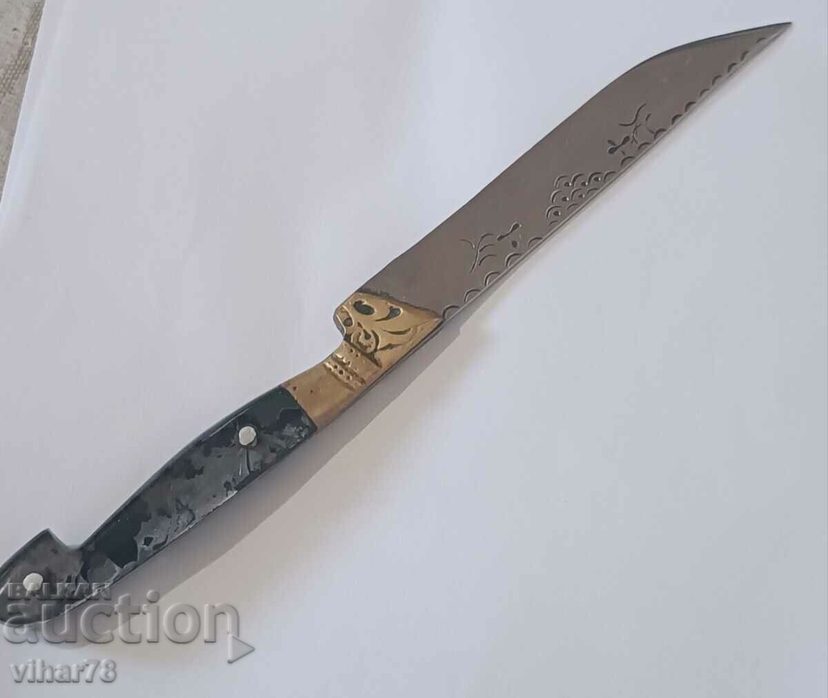 KNIFE with price 119.99 BGN | € 61.35 KNIFE with price 119.99 BGN | € 61.35