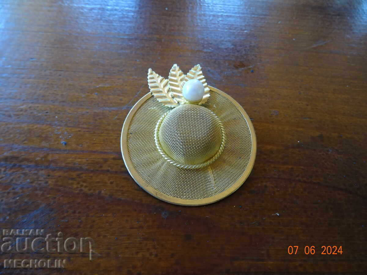 BEAUTIFUL BROOCH with price 25.00 BGN | € 12.78 BEAUTIFUL BROOCH with price 25.00 BGN | € 12.78