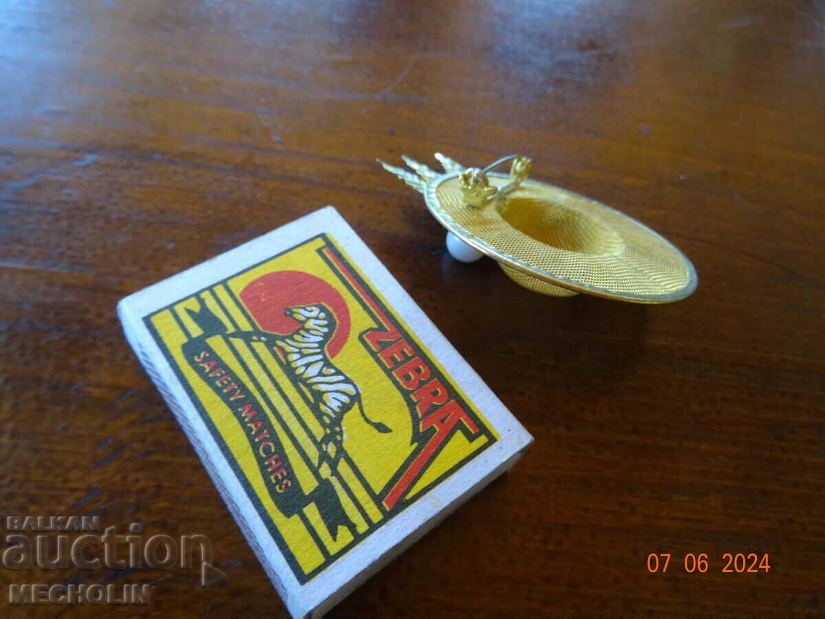 BEAUTIFUL BROOCH - 5 BEAUTIFUL BROOCH - 5