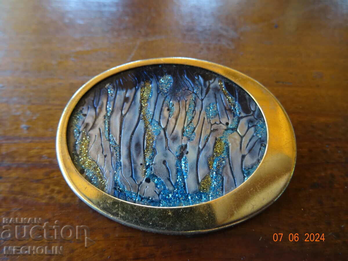 BEAUTIFUL BROOCH 4 with price 20.00 BGN | € 10.23 BEAUTIFUL BROOCH 4 with price 20.00 BGN | € 10.23