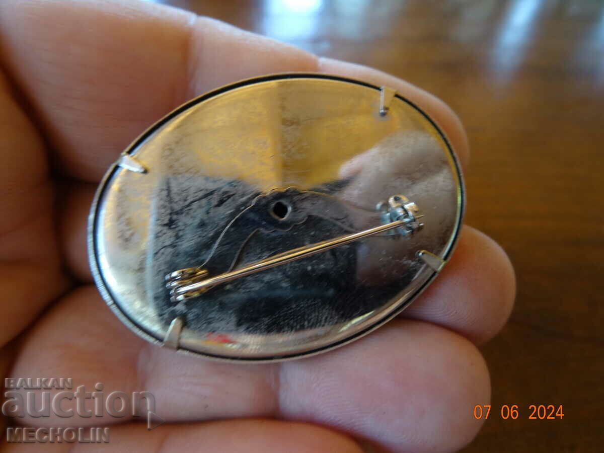 BEAUTIFUL BROOCH 6 - 5 BEAUTIFUL BROOCH 6 - 5