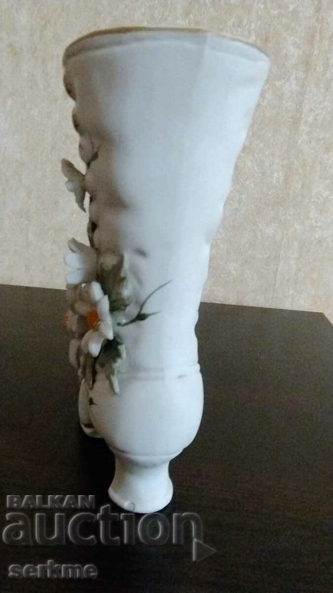 Figurină de porțelan cu preț 15.00 BGN | € 7.67