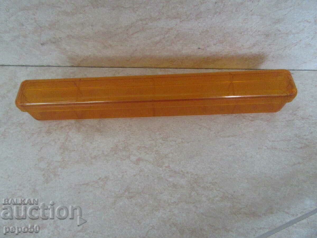 Δημοπρασία ΚΟΥΤΙ PLEXIGLAS ΓΙΑ ΟΔΟΝΤΟΒΟΥΡΤΣΑ ΑΠΟ SOCA Δημοπρασία ΚΟΥΤΙ PLEXIGLAS ΓΙΑ ΟΔΟΝΤΟΒΟΥΡΤΣΑ ΑΠΟ SOCA