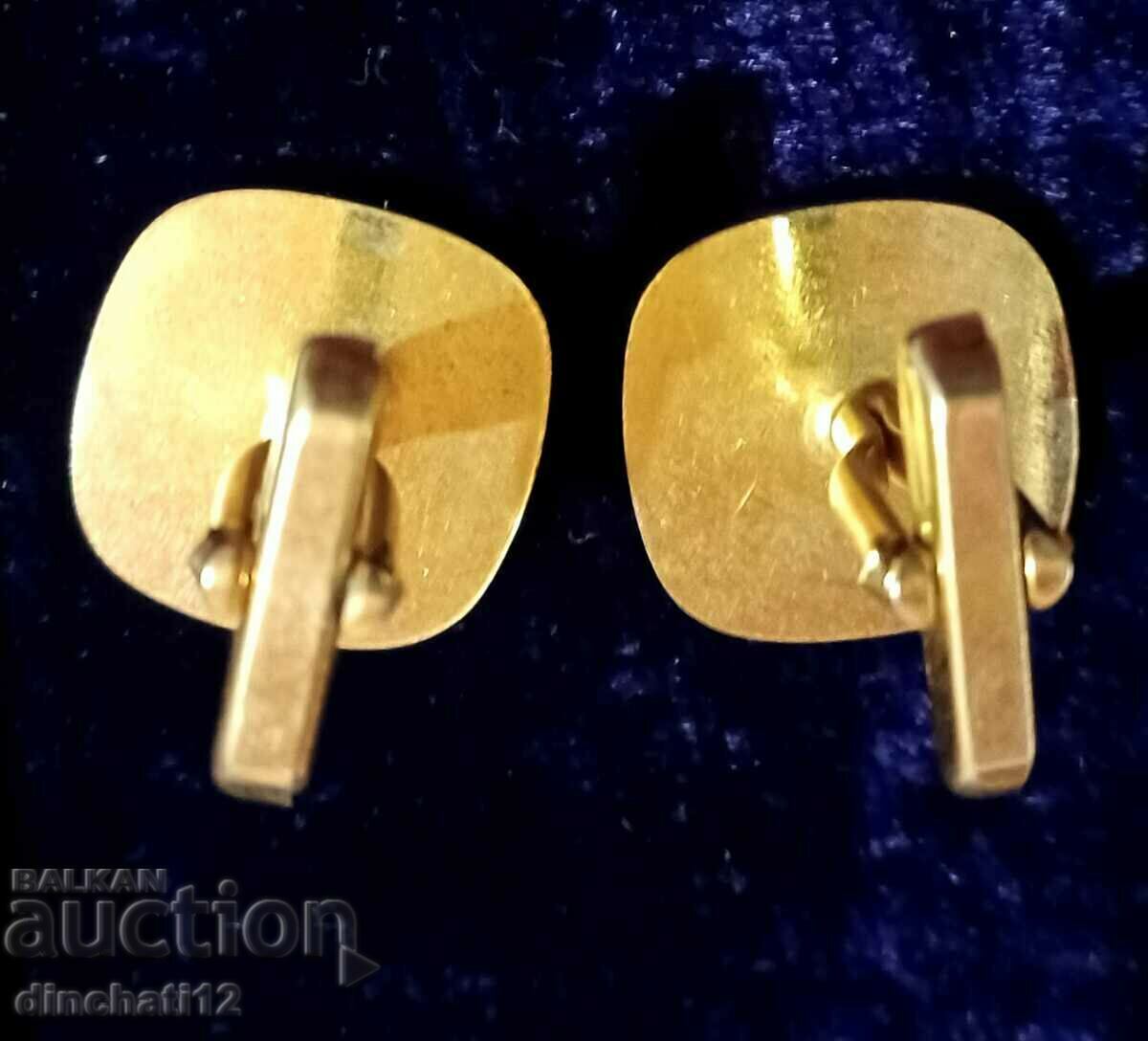 Auction Sleeve Buttons. MOTHER OF PEARL - JOCKEY. HORSES Auction Sleeve Buttons. MOTHER OF PEARL - JOCKEY. HORSES