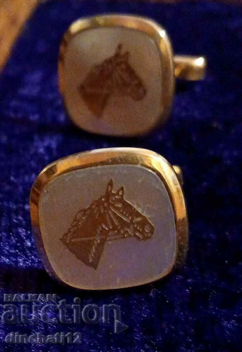 Sleeve Buttons. MOTHER OF PEARL - JOCKEY. HORSES - 5 Sleeve Buttons. MOTHER OF PEARL - JOCKEY. HORSES - 5