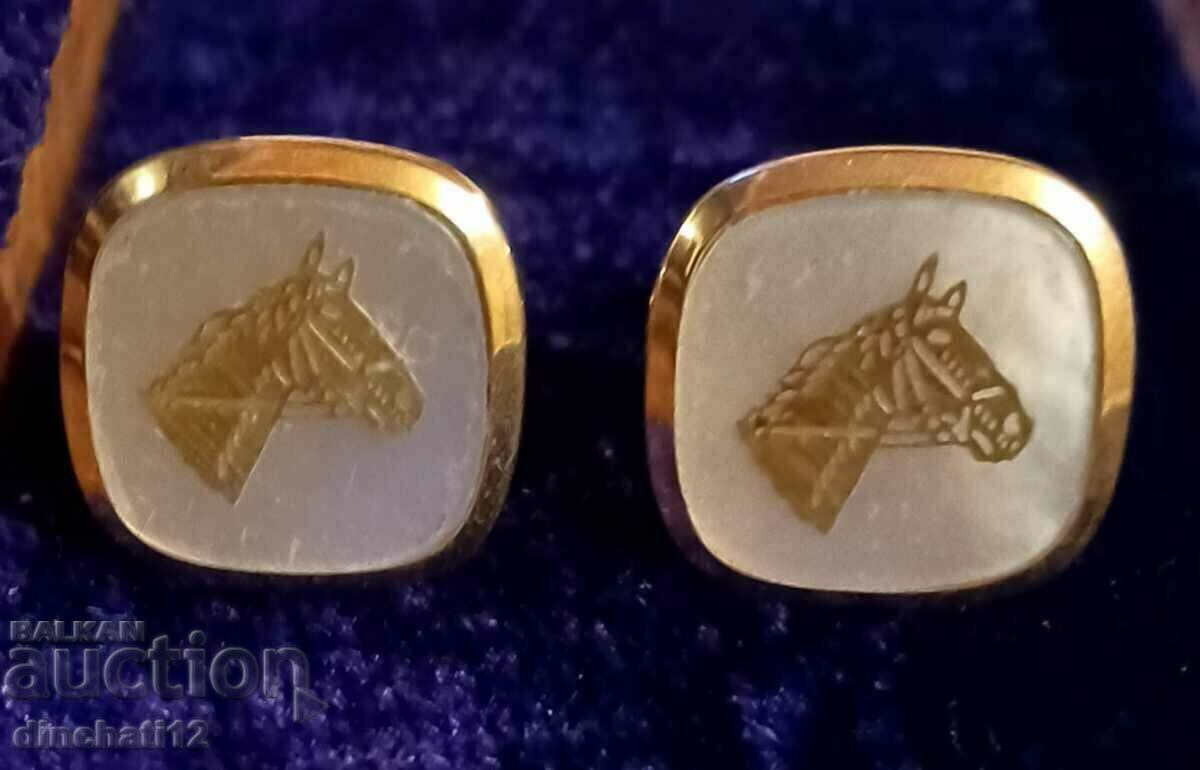 Sleeve Buttons. MOTHER OF PEARL - JOCKEY. HORSES - 6 Sleeve Buttons. MOTHER OF PEARL - JOCKEY. HORSES - 6