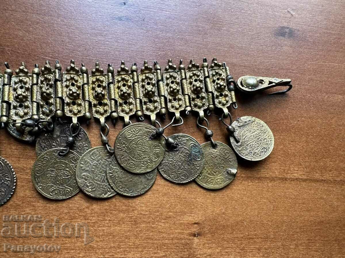 Доставка на НАКИТ ТРЕПКА НИЗАЛКА БРОШКА КЮСТЕК ЗА ПАФТИ НОСИЯ ЗА ПАФТА