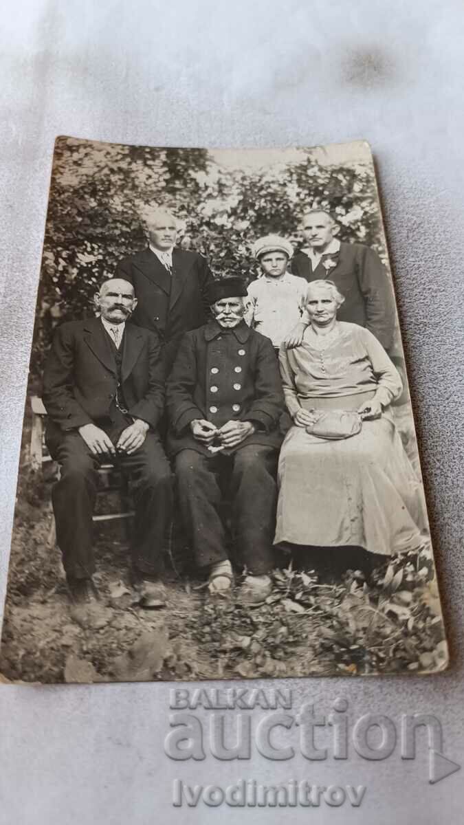 Φωτογραφία Rousse Τέσσερις άνδρες, μια γυναίκα και ένα αγόρι 1932