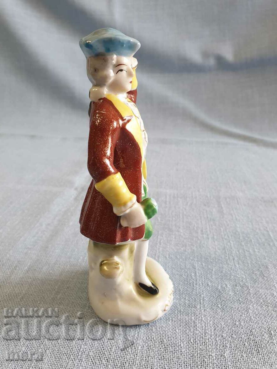 Figurină din porțelan japonez a unui nobil cu preț 32.00 BGN | € 16.36 Figurină din porțelan japonez a unui nobil cu preț 32.00 BGN | € 16.36