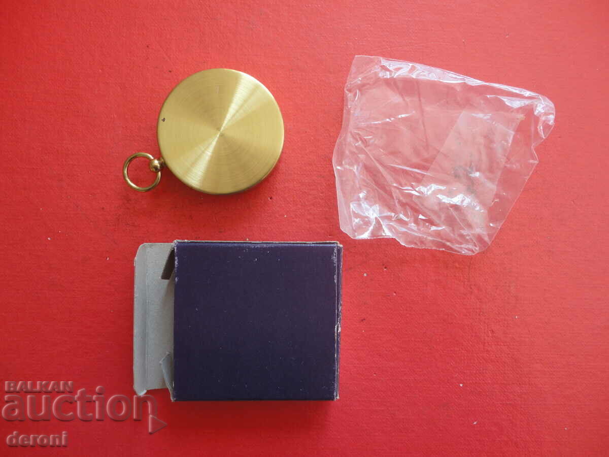 busolă germană busolă în cutie cu preț 30.00 BGN | € 15.34 busolă germană busolă în cutie cu preț 30.00 BGN | € 15.34