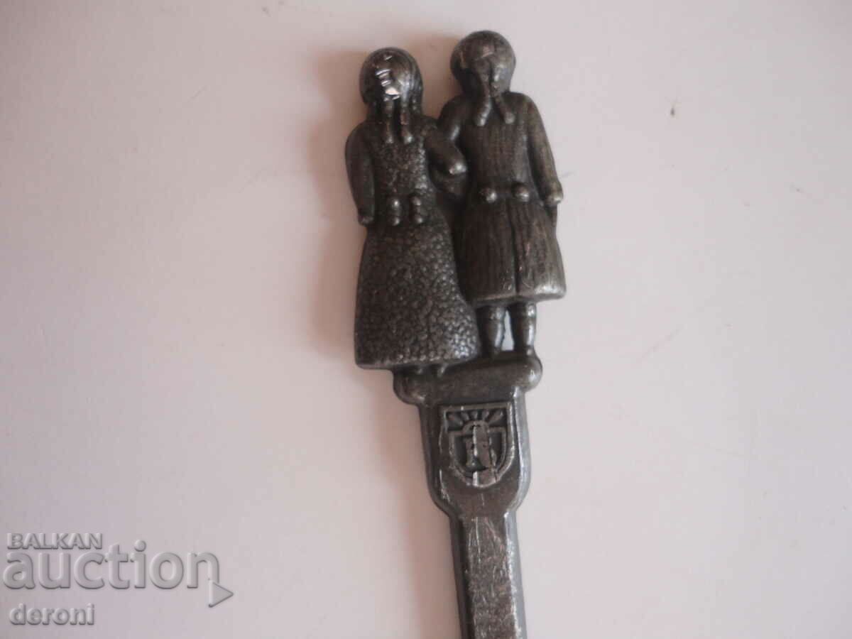 A great pewter spoon 17 - 5 A great pewter spoon 17 - 5