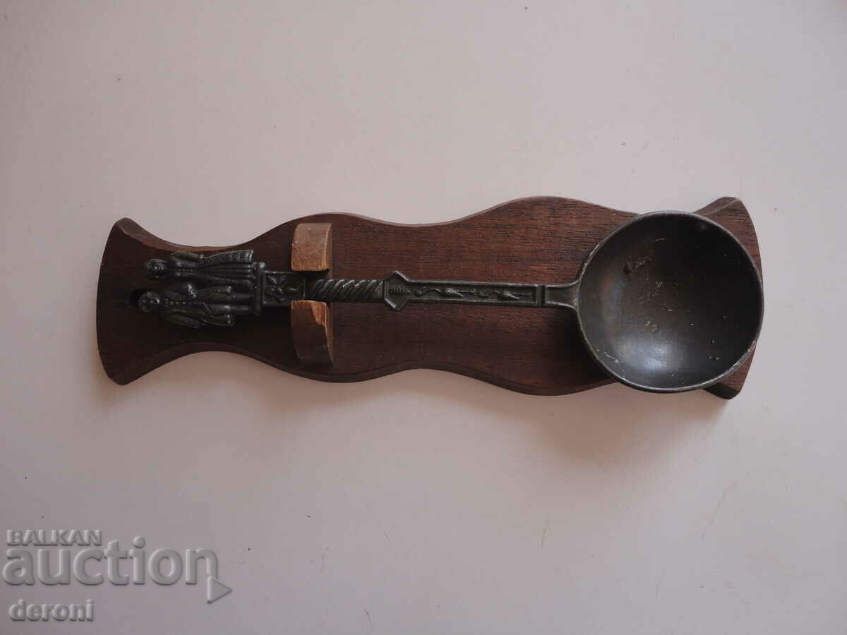 A great pewter spoon 17 - 6 A great pewter spoon 17 - 6