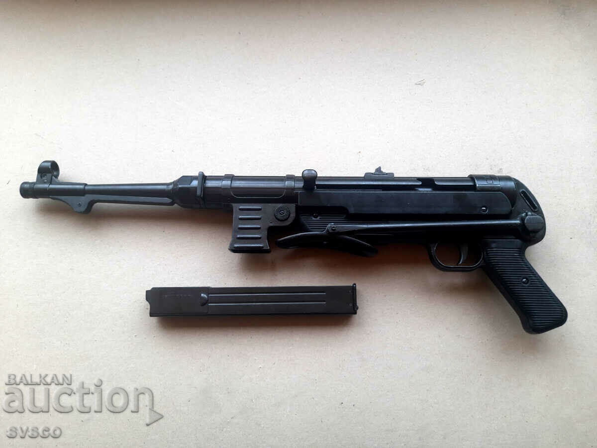 MP 40 Machine Pistol, Non-Firing Replica with price 549.00 BGN | € 280.70 MP 40 Machine Pistol, Non-Firing Replica with price 549.00 BGN | € 280.70