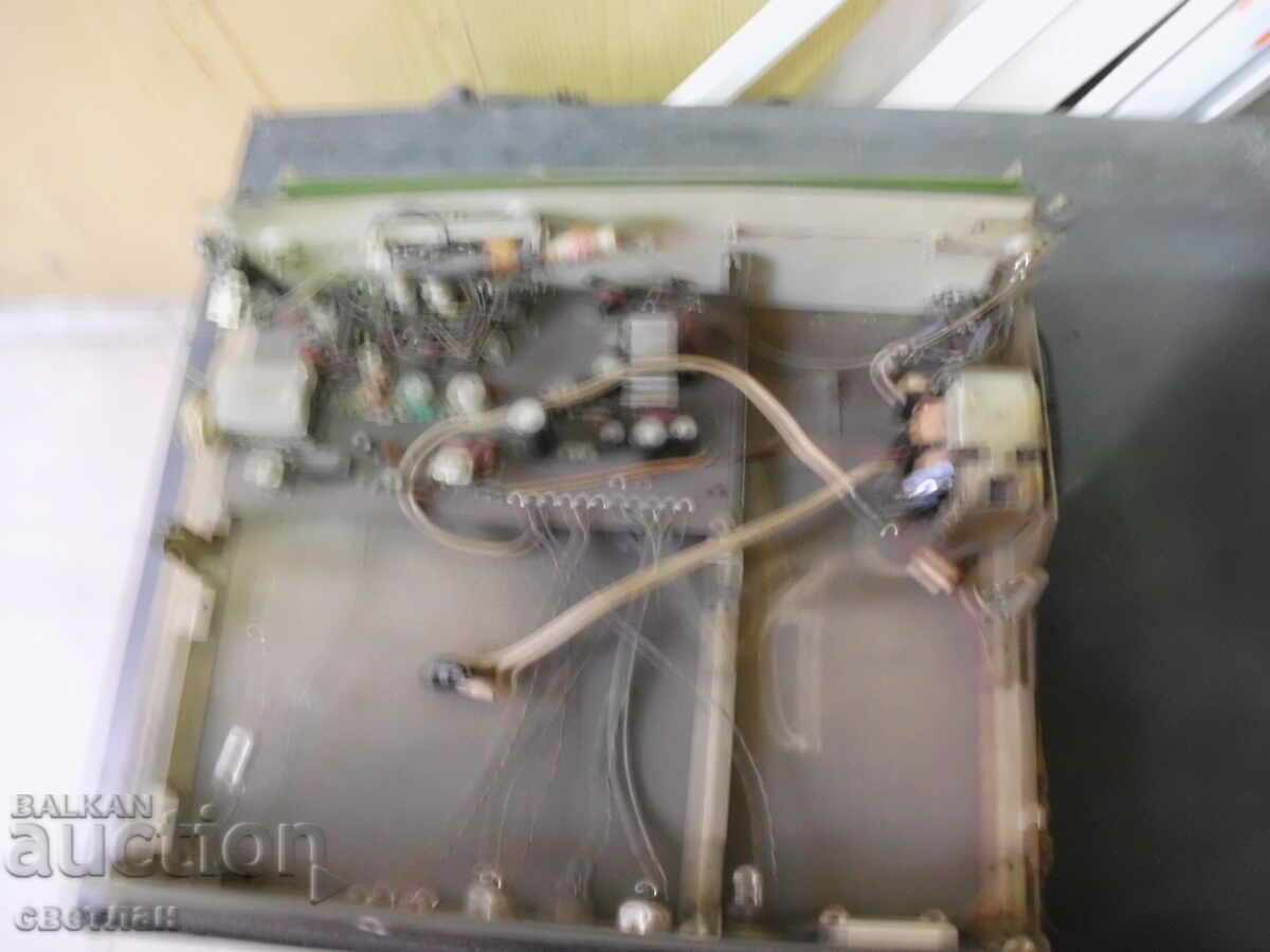 παλιό ραδιόφωνο με τιμή € 26.66 | 52.14 BGN