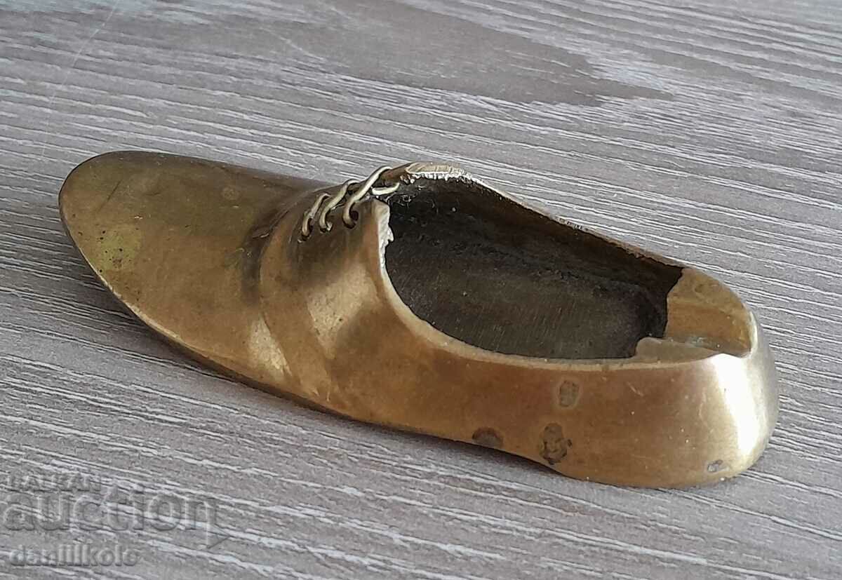 Delivery of *$*Y*$* SHOE - ASHTRAY - BRONZE - EXCELLENT! *$*Y*$* Delivery of *$*Y*$* SHOE - ASHTRAY - BRONZE - EXCELLENT! *$*Y*$*