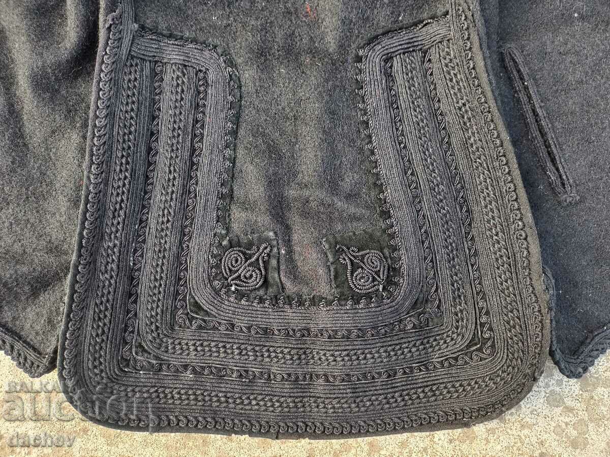 Старо Богато Гайтани Македонско елече елек Народна носия с цена € 150.00 | 293.37 лв. Старо Богато Гайтани Македонско елече елек Народна носия с цена € 150.00 | 293.37 лв.