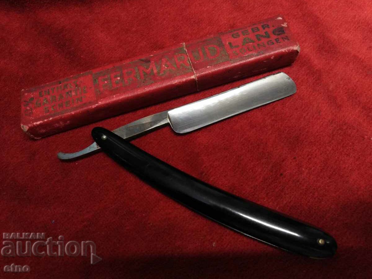 AN OLD SHAVER - 5 AN OLD SHAVER - 5