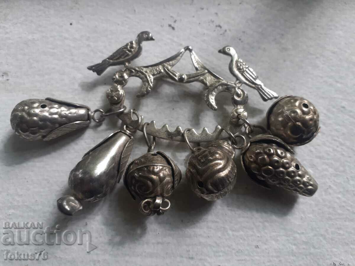 Brooch - jewelry with chickens