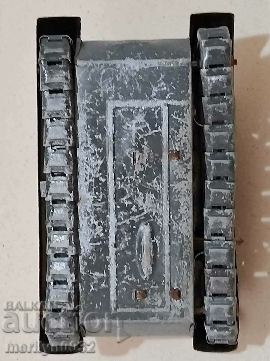 Delivery of German sheet metal toy tank 30-40 years Wehrmacht ORIGINAL Delivery of German sheet metal toy tank 30-40 years Wehrmacht ORIGINAL