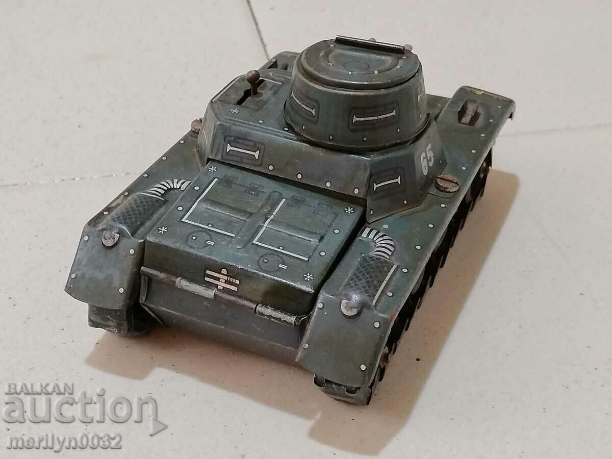 German sheet metal toy tank 30-40 years Wehrmacht ORIGINAL - 7 German sheet metal toy tank 30-40 years Wehrmacht ORIGINAL - 7