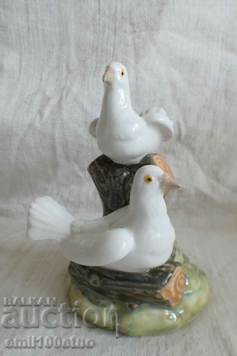 Figure Pair of pigeons porcelain TENGRA hand made Spain with price 50.00 BGN | € 25.56