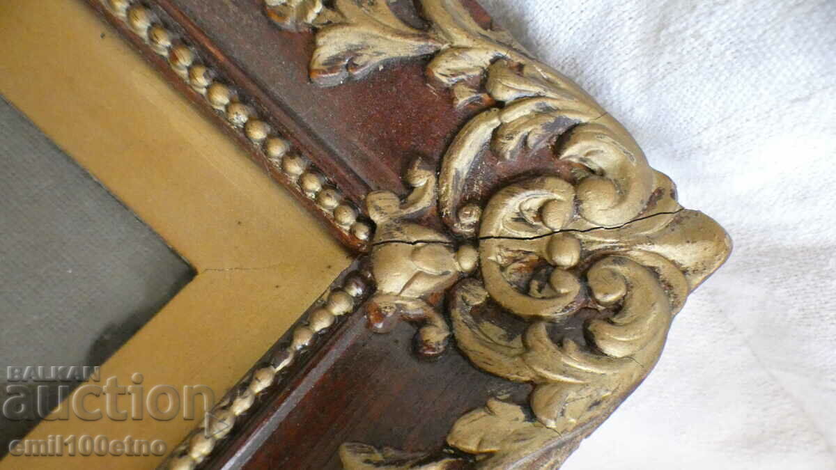 Livrarea Tapiserie veche într-un cadru frumos Livrarea Tapiserie veche într-un cadru frumos