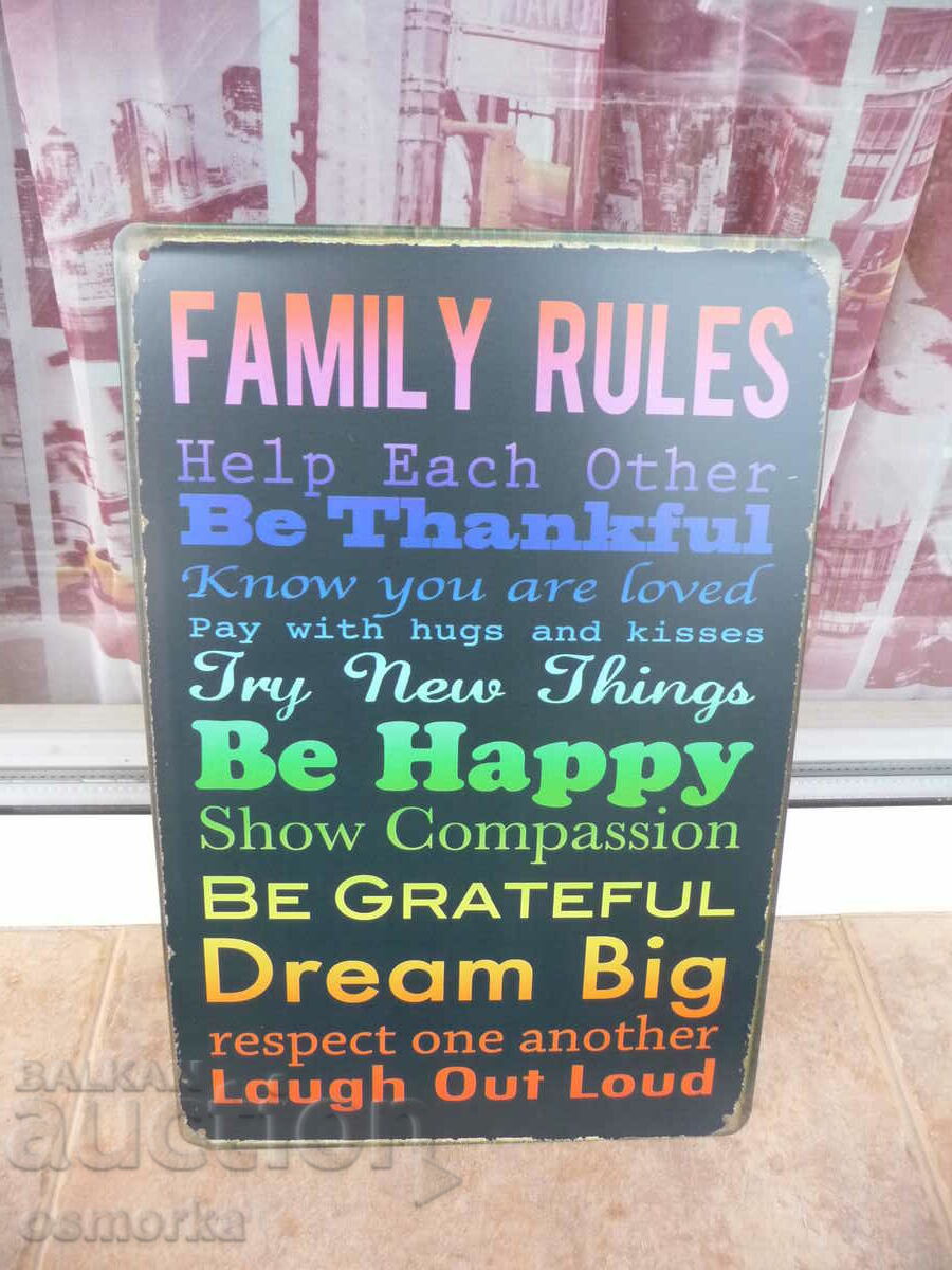 Μήνυμα επιγραφής από μεταλλικό πιάτο Οικογένεια κανόνες ευτυχίας τύχης