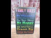 Μήνυμα επιγραφής από μεταλλικό πιάτο Οικογένεια κανόνες ευτυχίας τύχης