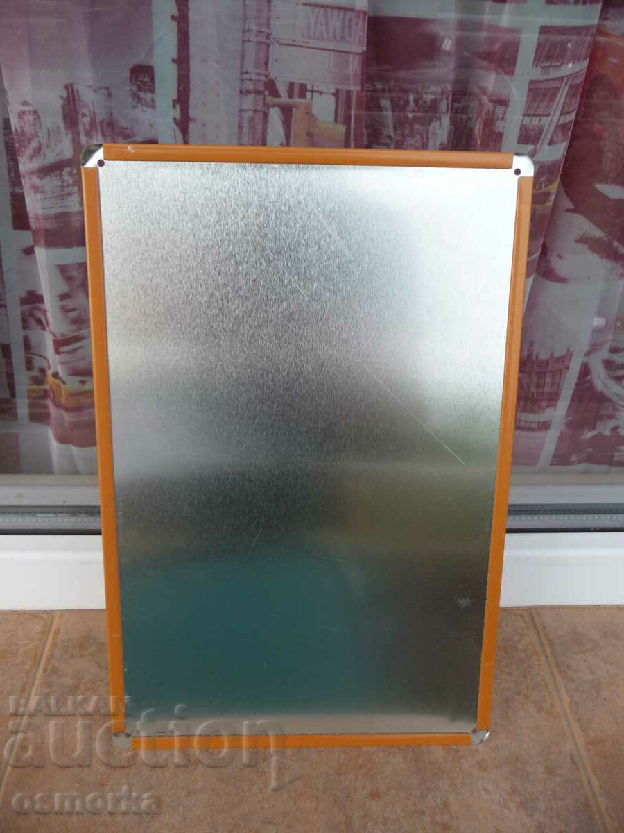 Auction Metal plate inscription message Very given high expectations Auction Metal plate inscription message Very given high expectations