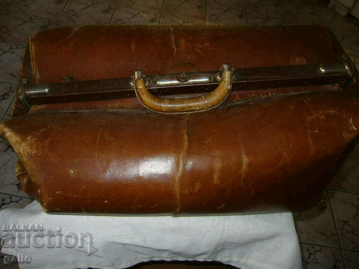 Ιατρική τσάντα αντίκες με τιμή € 30.00 | 58.68 BGN