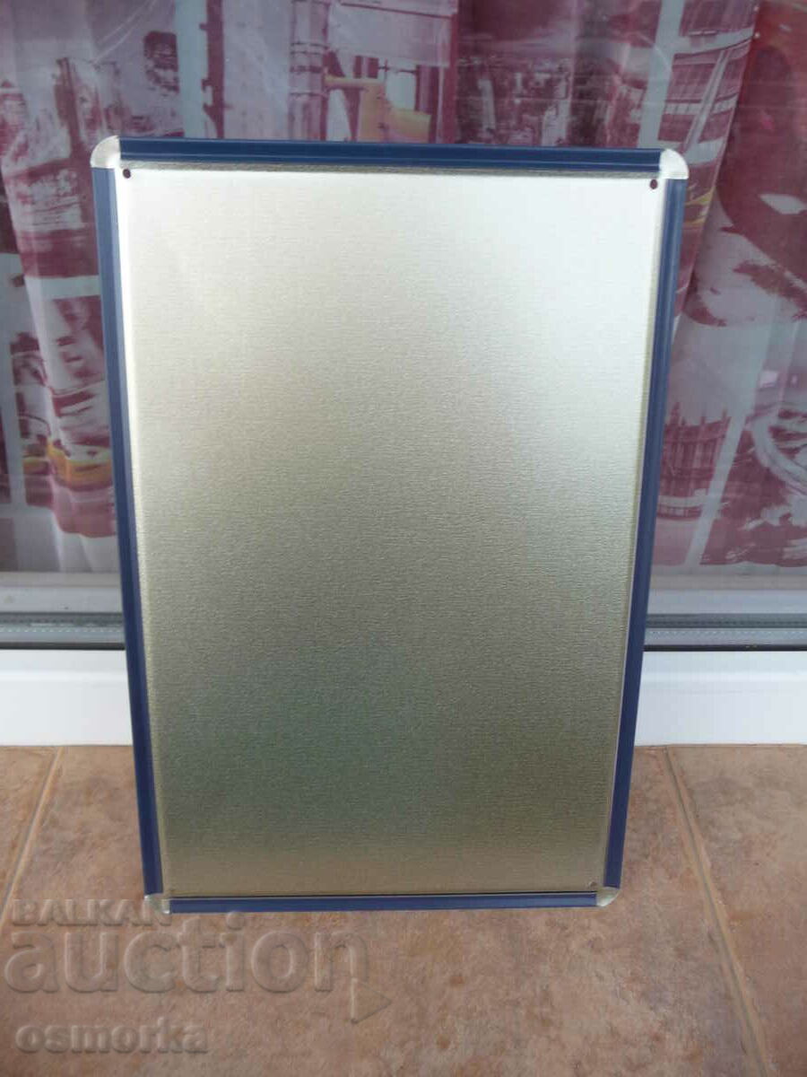 Δημοπρασία Μεταλλική πινακίδα που λέει Keep calm and act