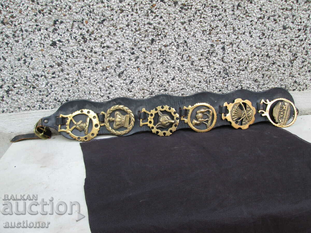 VINTAGE LEATHER HANGING STRAP FOR HORSE, - 6 VINTAGE LEATHER HANGING STRAP FOR HORSE, - 6