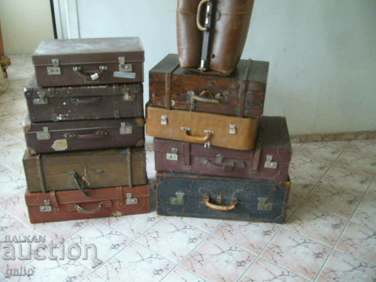 Συλλογή από παλιές βαλίτσες