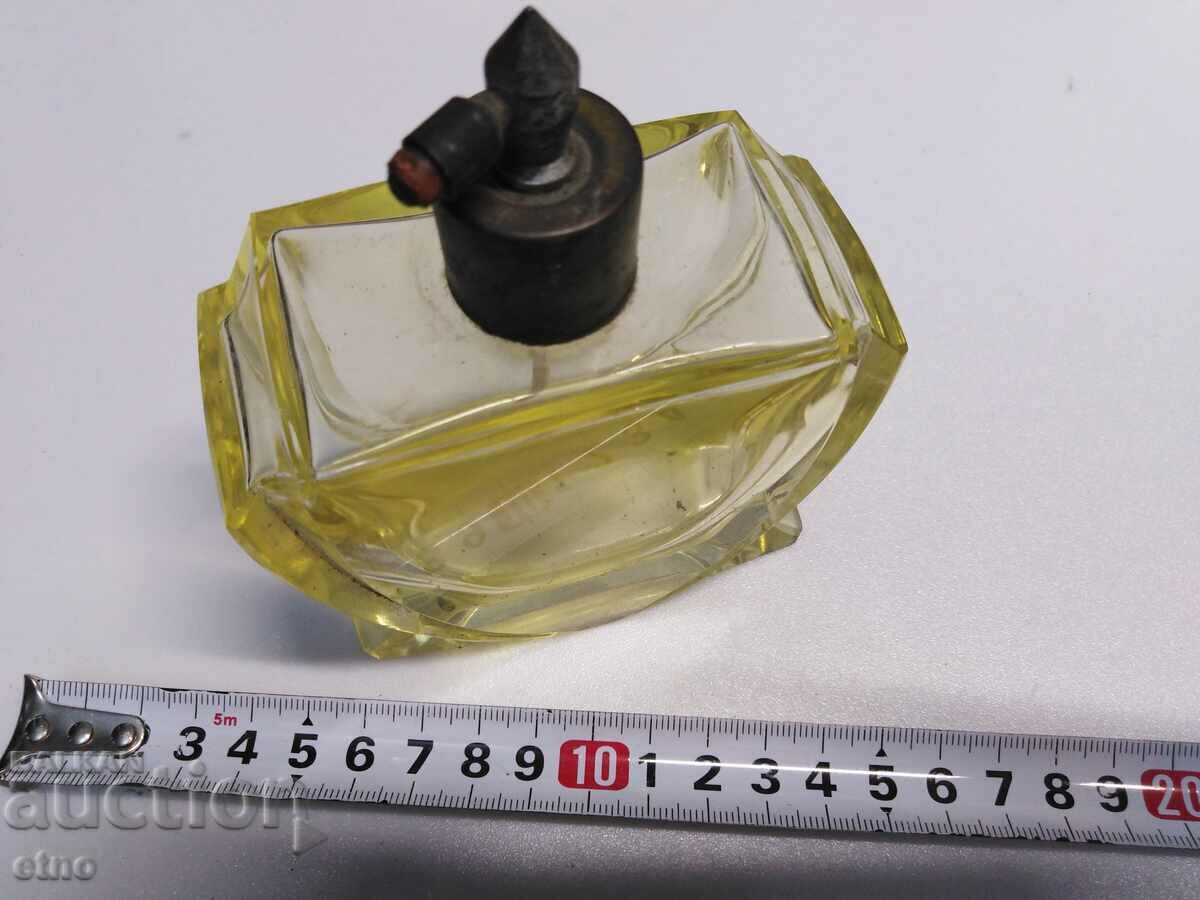 OLD GLASS BOTTLE OF PERFUME with price 10.00 BGN | € 5.11 OLD GLASS BOTTLE OF PERFUME with price 10.00 BGN | € 5.11