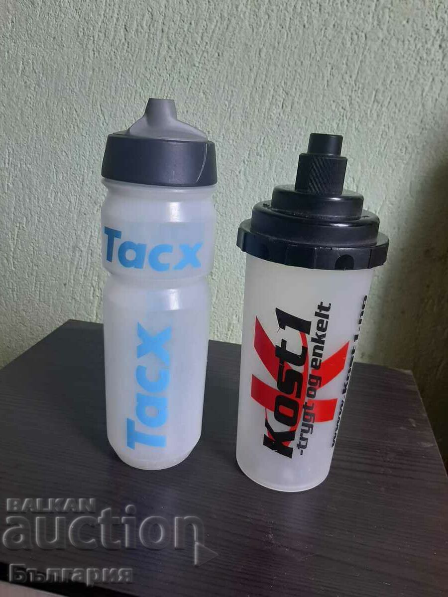 2 water bottles