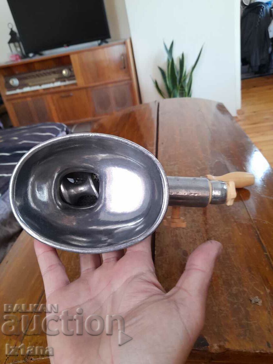 Livrarea Mașină de tocat roșii veche, moara Livrarea Mașină de tocat roșii veche, moara