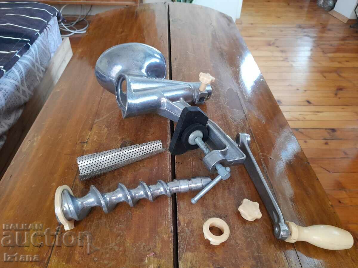 Mașină de tocat roșii veche, moara - 7 Mașină de tocat roșii veche, moara - 7