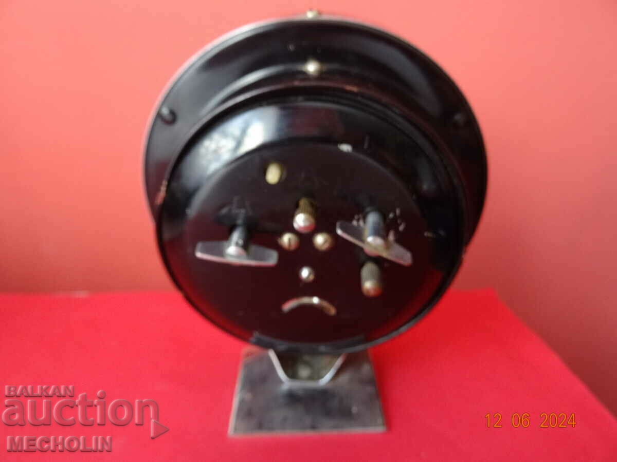 COLLECTIBLE CHINESE ALARM CLOCK 2D FISH 5 - 7 COLLECTIBLE CHINESE ALARM CLOCK 2D FISH 5 - 7