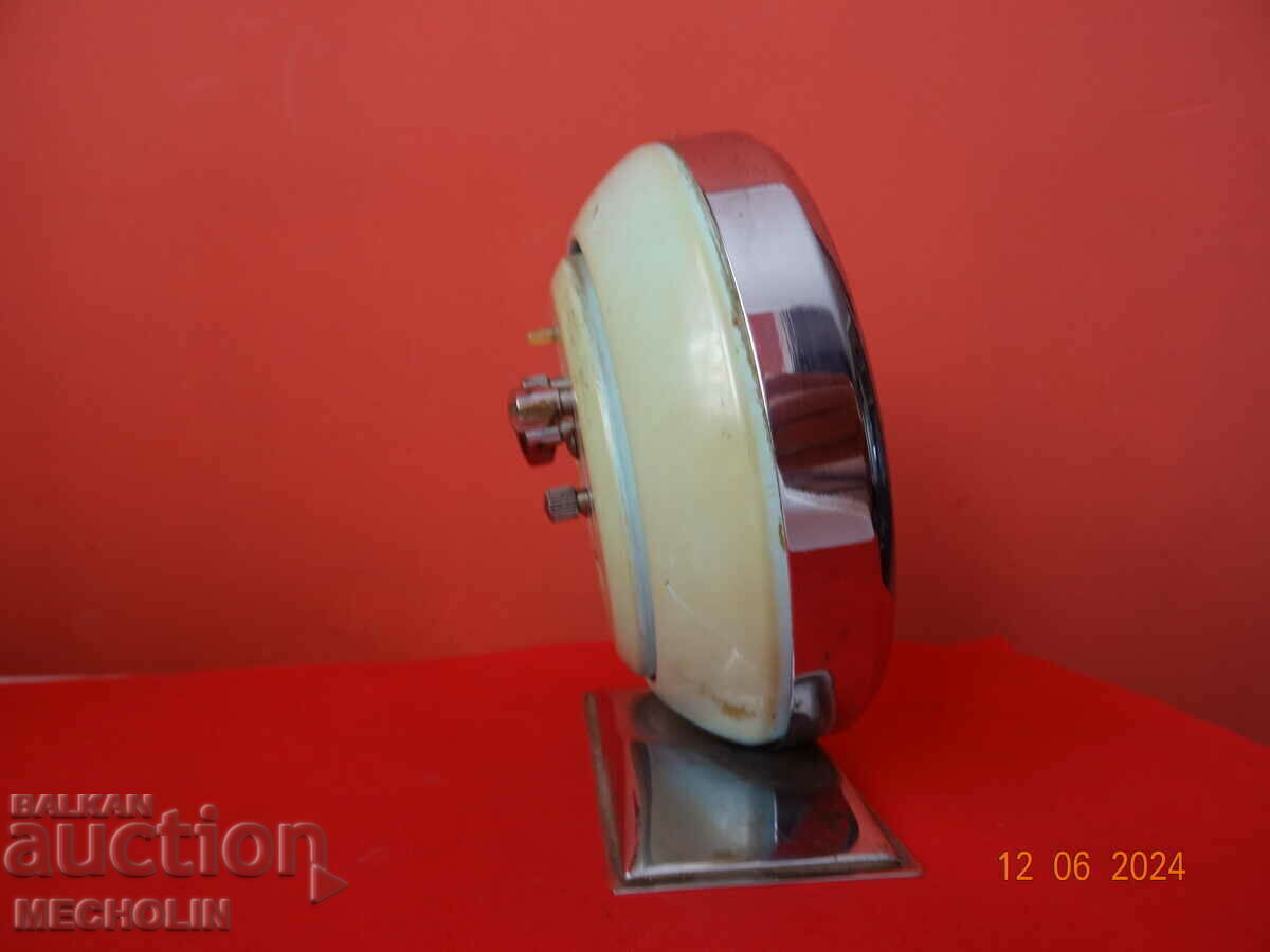 Auction  COLLECTIBLE CHINESE ALARM CLOCK 2D CHICKEN