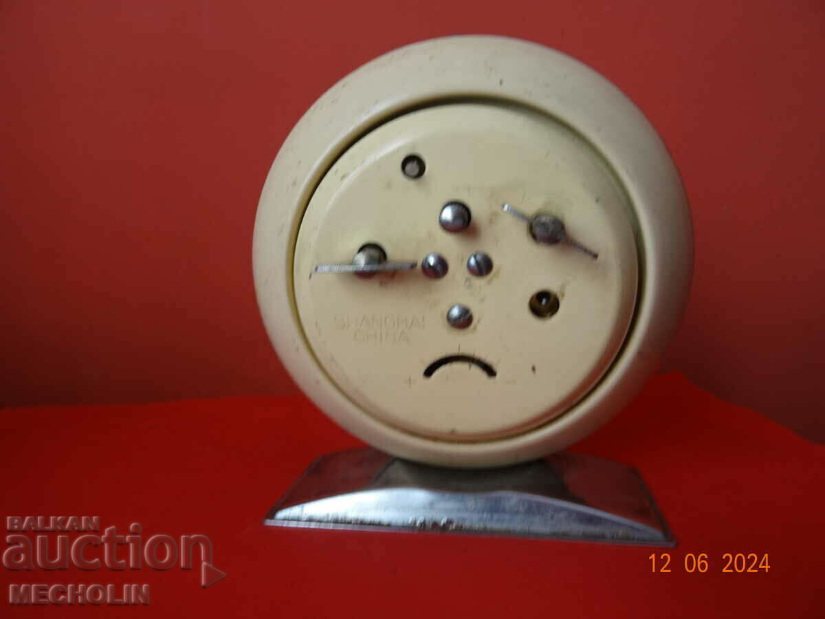 Delivery of COLLECTIBLE CHINESE ALARM CLOCK 2D CHICKEN 2 Delivery of COLLECTIBLE CHINESE ALARM CLOCK 2D CHICKEN 2