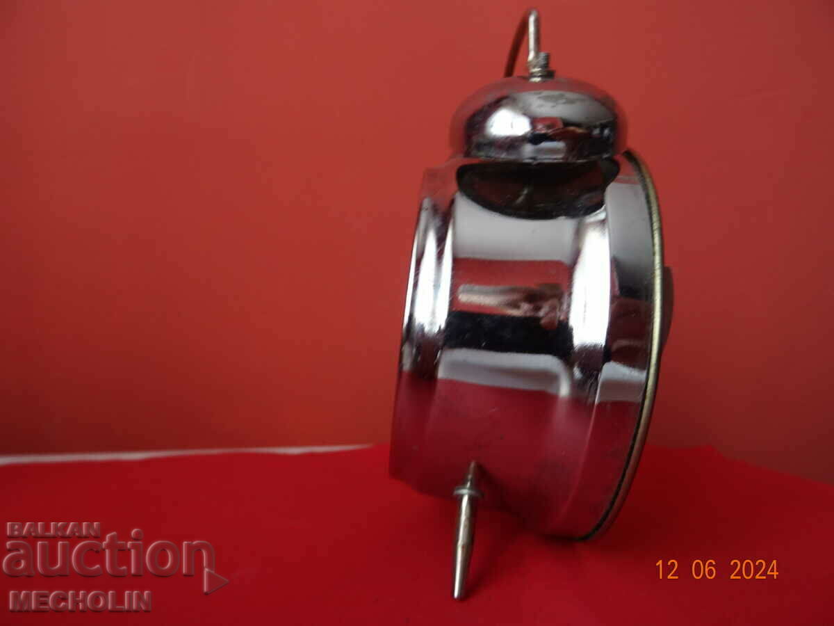 COLLECTIBLE CHINESE ALARM CLOCK 2D HEN 3 - 5 COLLECTIBLE CHINESE ALARM CLOCK 2D HEN 3 - 5