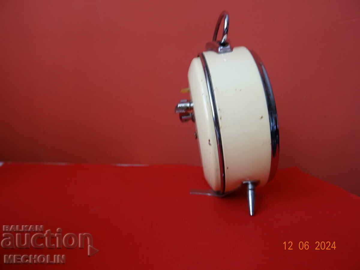 COLLECTIBLE CHINESE ALARM CLOCK 2D SPACE ROCKET 7 - 5 COLLECTIBLE CHINESE ALARM CLOCK 2D SPACE ROCKET 7 - 5