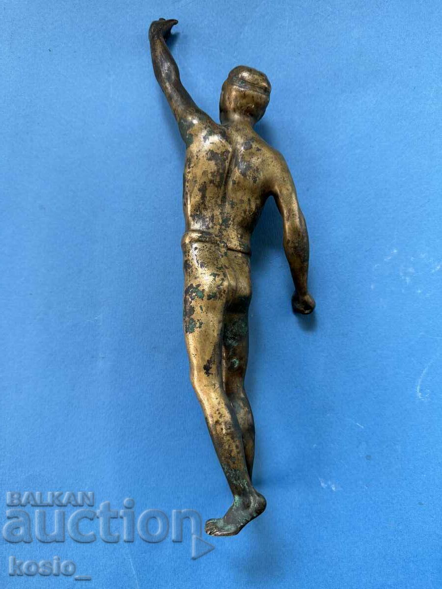 Bronze sculpture of an Olympian with price 250.00 BGN | € 127.82 Bronze sculpture of an Olympian with price 250.00 BGN | € 127.82