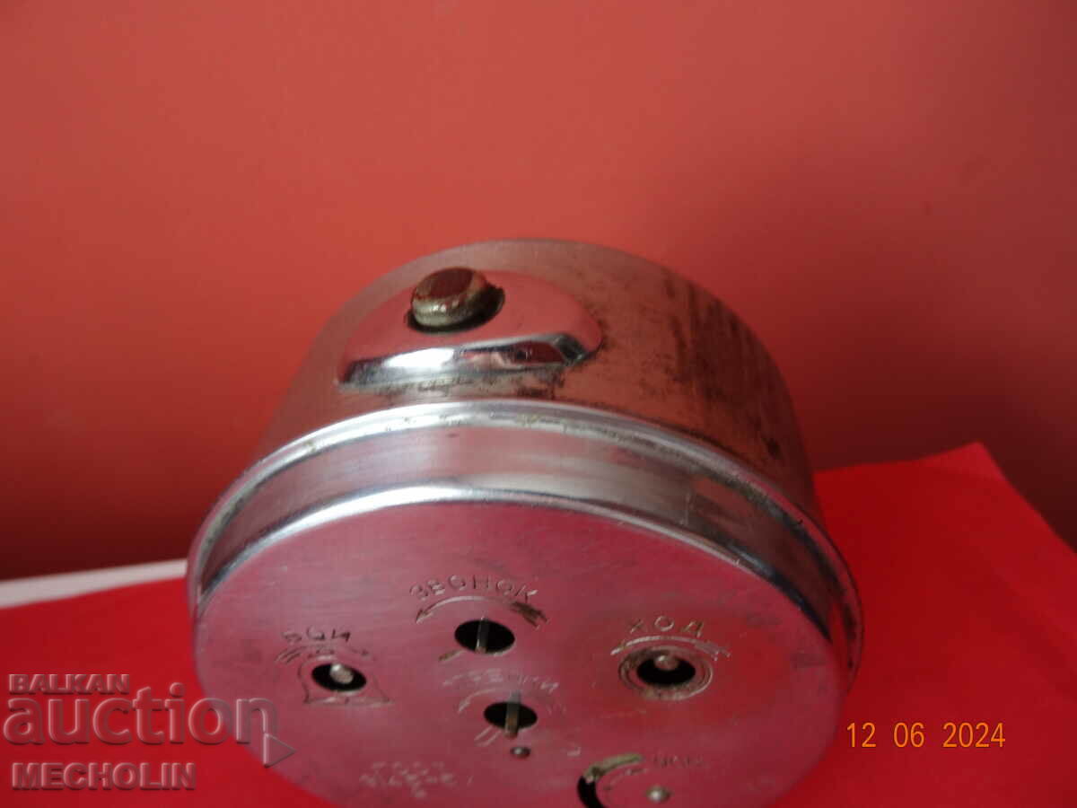 COLLECTIBLE RUSSIAN ALARM CLOCK YEREVAN 1957 - 6