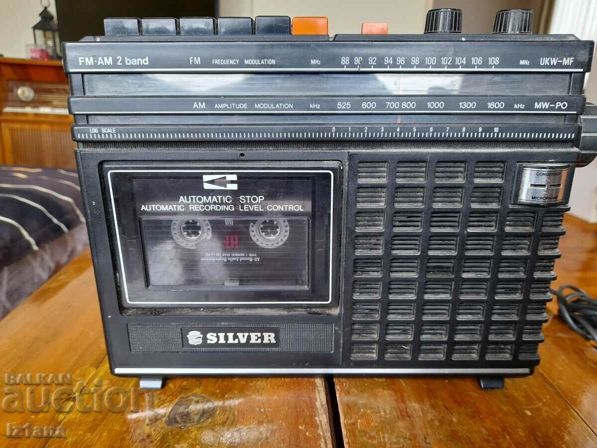 Auction Old Silver radio cassette player Auction Old Silver radio cassette player