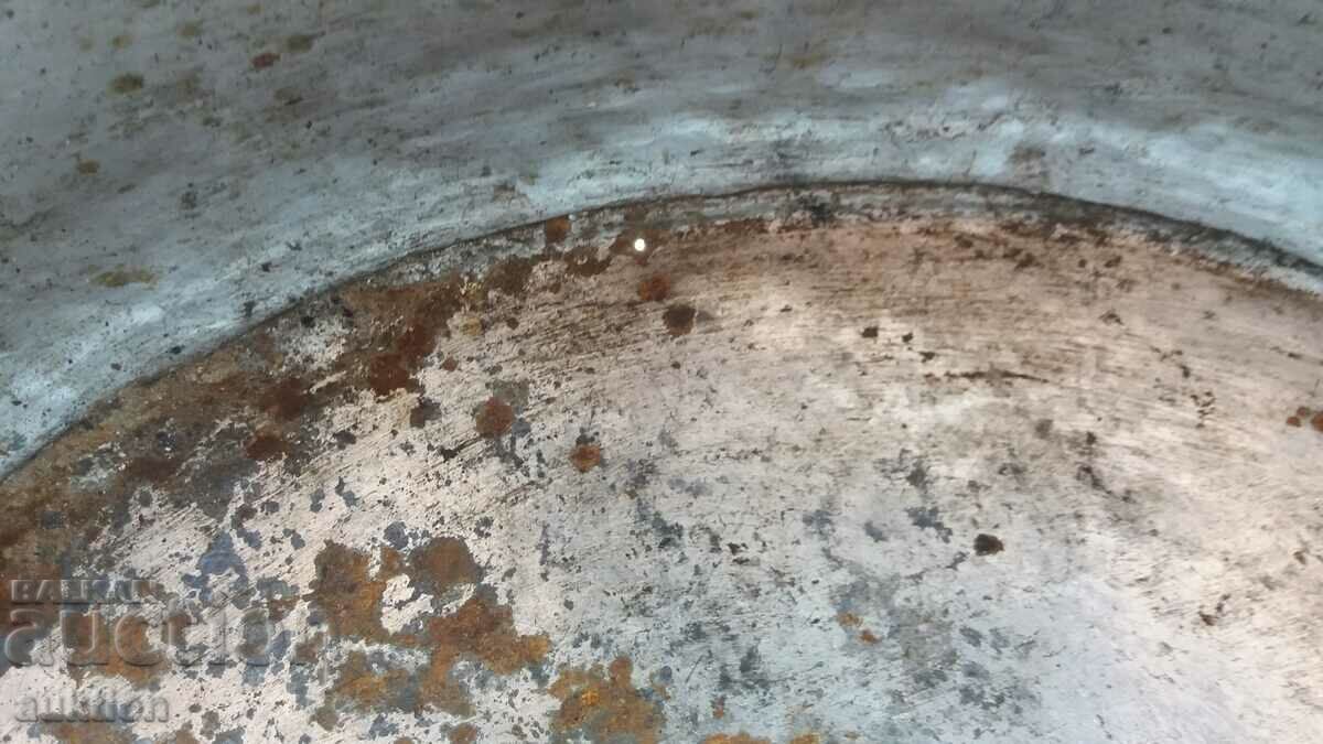 Auction Old massive tray for lambs, lutenitsa, etc. Auction Old massive tray for lambs, lutenitsa, etc.